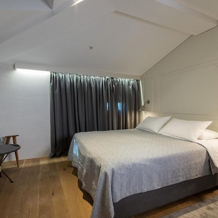 Hotel Peteani ลาบิน ภายนอก รูปภาพ