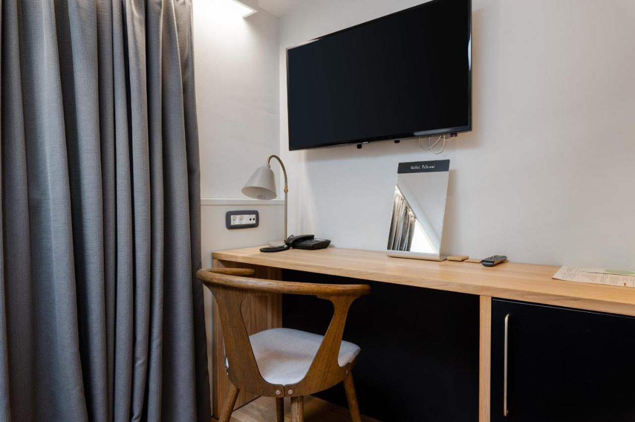 Hotel Peteani ลาบิน ภายนอก รูปภาพ
